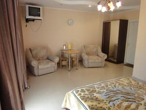 Отели . Гостиница Люкс 4-местный Однокомнатный  (5-этажный корпус) 8,12 . 