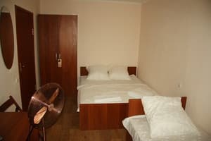 Отели . Гостиница Стандарт трехместный  (2-й этаж). 