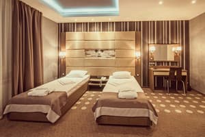 Ambassador Plaza Hotel. Номер Люкс двухместный 