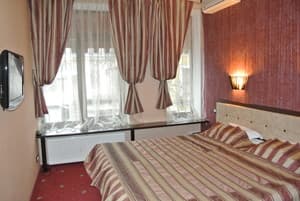 Готелі . Готель Стандарт двомісний . 