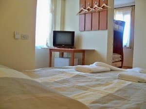 Отели . Гостиница Люкс 4-местный с балконом. 