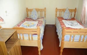 Отели . Гостиница Семейный 6-местный Одноэтажный домик . 