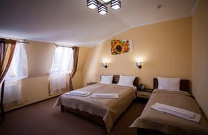 Готелі . Готель Стандарт тримісний . 