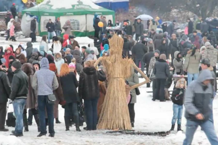Празднование Масленицы в Национальном музее народной архитектуры и быта села «Пирогово»
